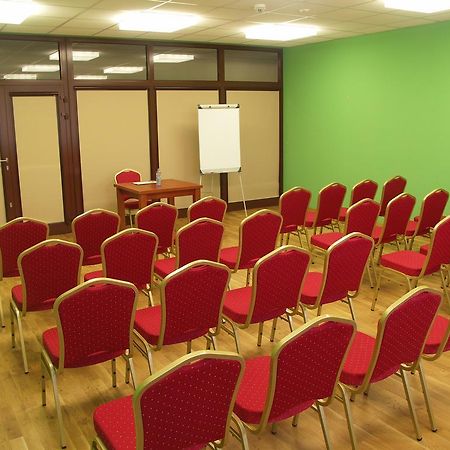 Ckm Centrum Konferencyjne Mazowsze Otrebusy Bagian luar foto
