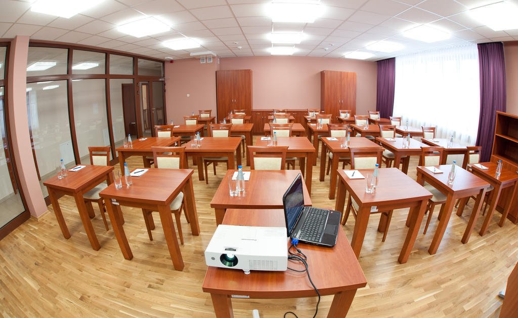 Ckm Centrum Konferencyjne Mazowsze Otrebusy Bagian luar foto