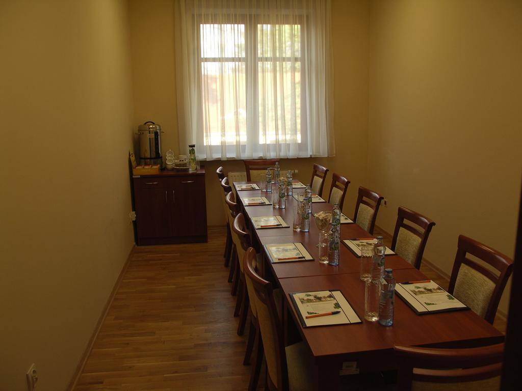Ckm Centrum Konferencyjne Mazowsze Otrebusy Bagian luar foto